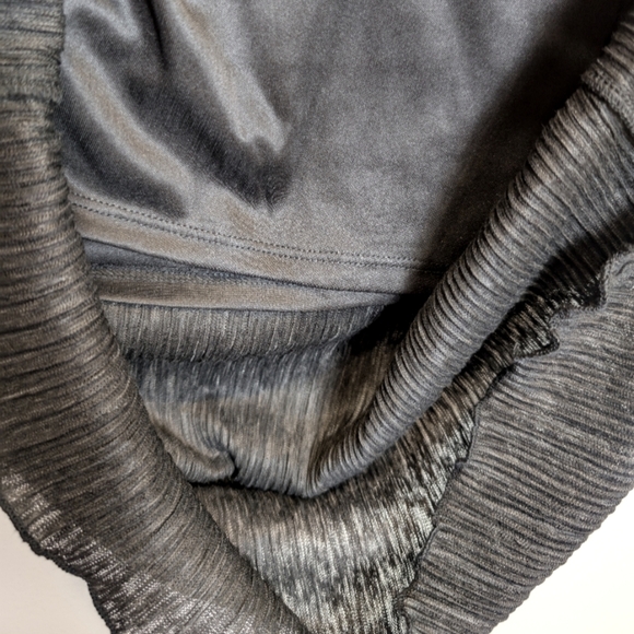 Lush Black Twist Front Plissé Pleated Long Sleeve Midi Dress Size Small - Picture 7 of 9